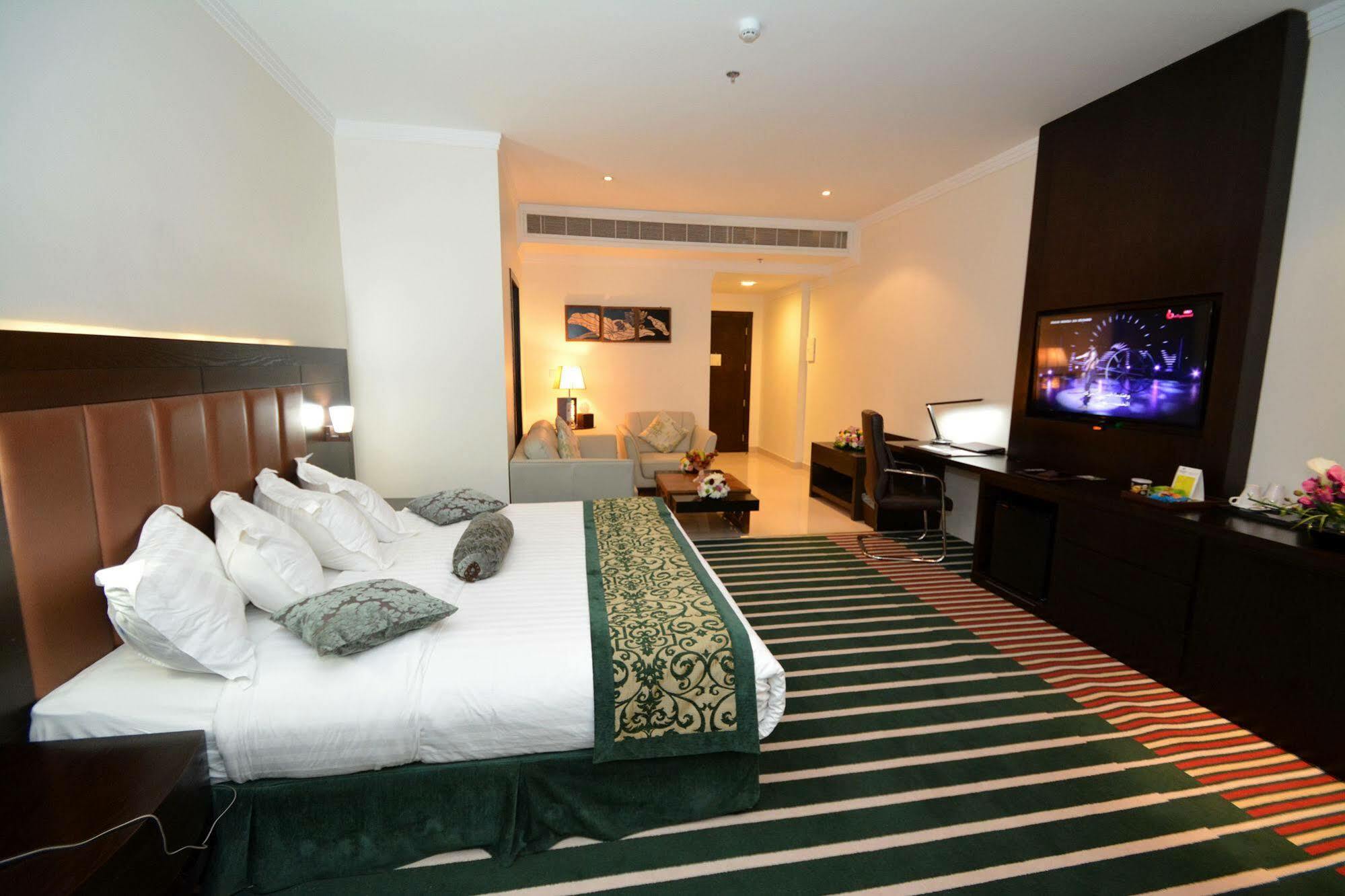 ריאד Sunday Millennia Hotel מראה חיצוני תמונה